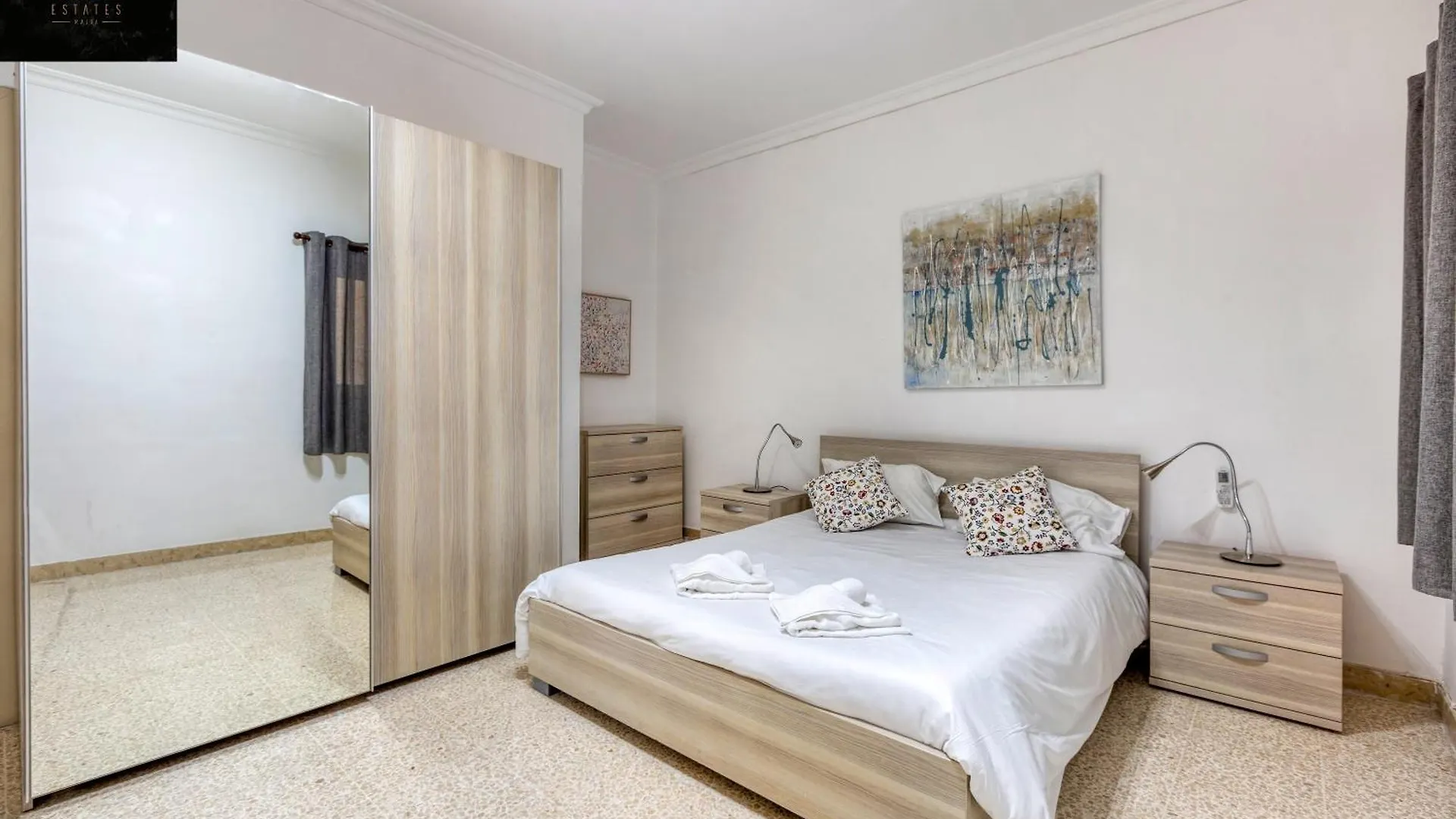 Apartament Tower Road Seafront Home, With 3Br & Working Space By 360 Estates Sliema