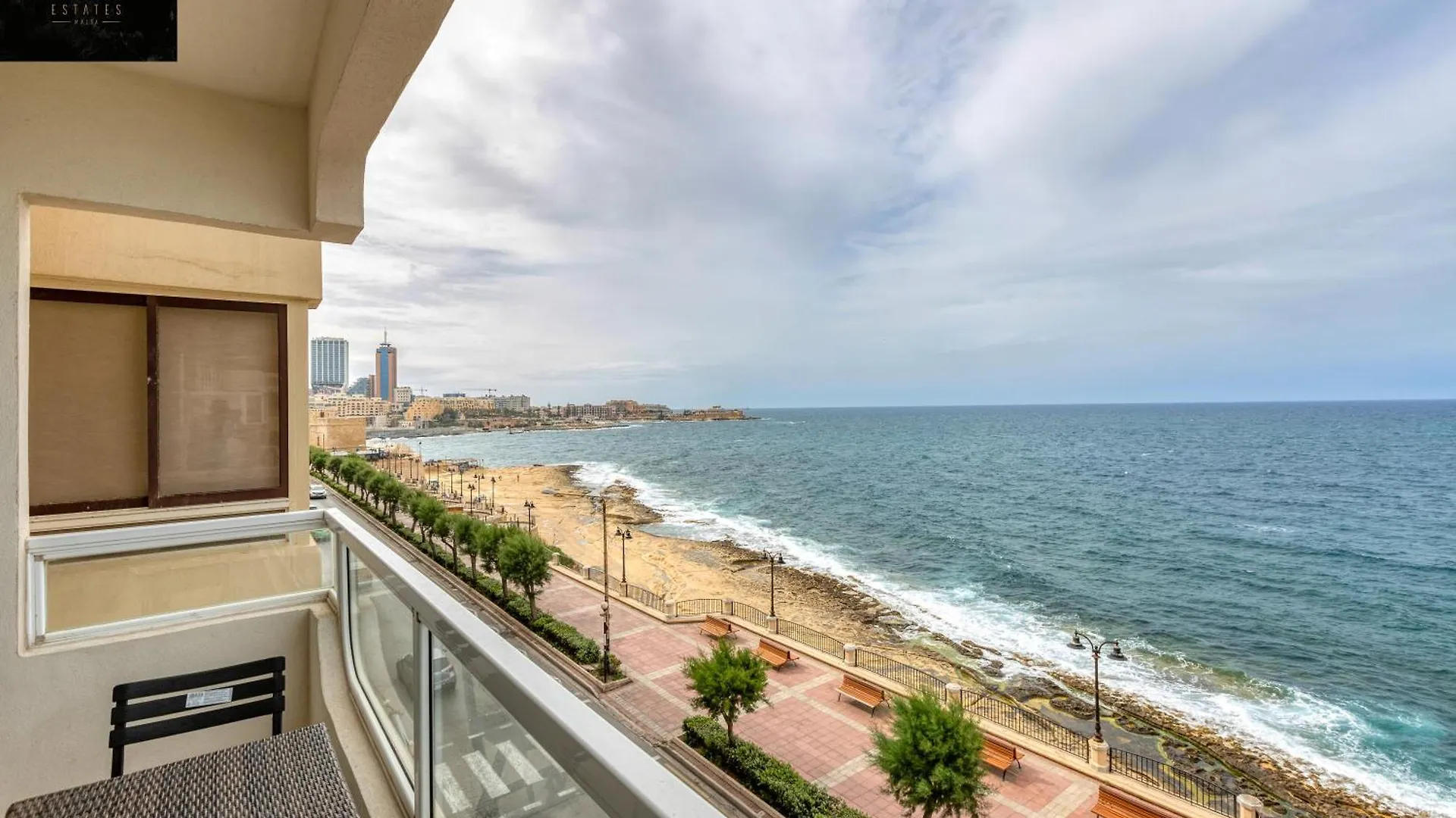 Tower Road Seafront Home, With 3Br & Working Space By 360 Estates Sliema 0*,  Malta