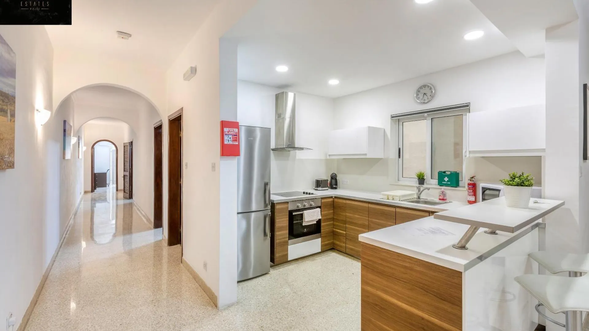 Tower Road Seafront Home, With 3Br & Working Space By 360 Estates Sliema Apartment