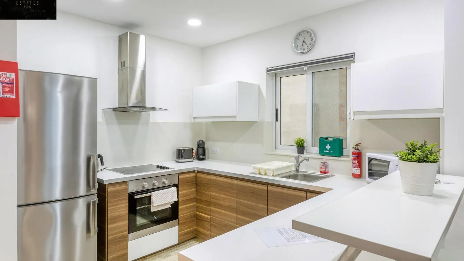 Tower Road Seafront Home, With 3Br & Working Space By 360 Estates Sliema